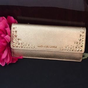 💜 SALE💜 Michael Kors flat Gold Wallet